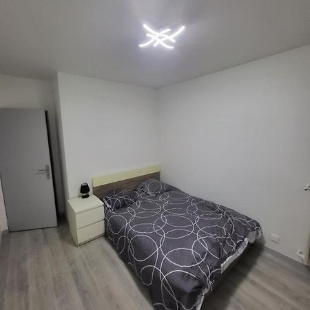 Chambre Neuve Dans Un Logement Partage A 10 Minute Du Circuit 24H Allonnes  Экстерьер фото
