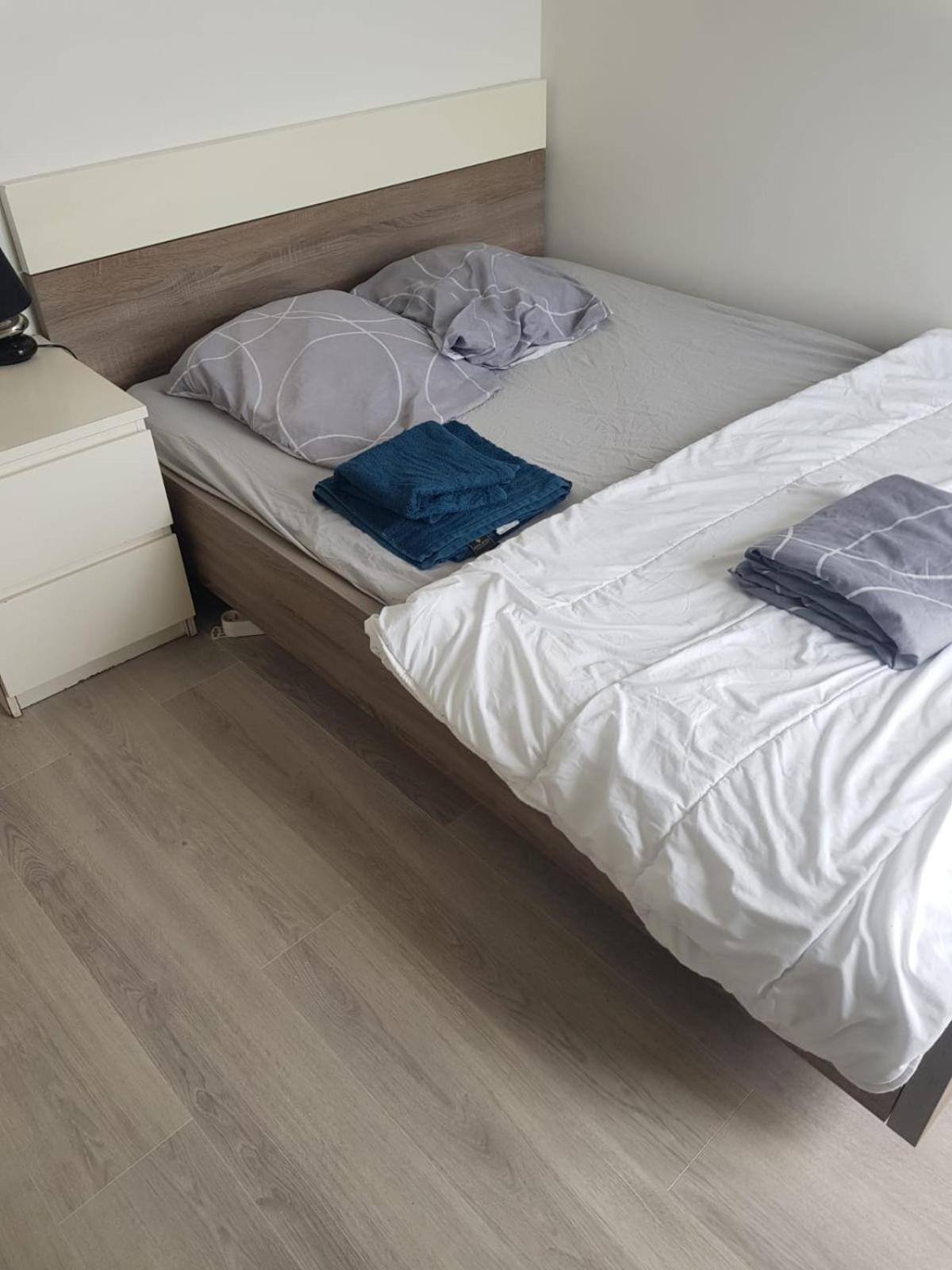 Chambre Neuve Dans Un Logement Partage A 10 Minute Du Circuit 24H Allonnes  Экстерьер фото